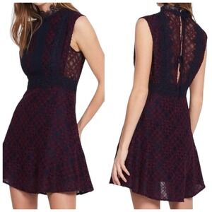 Few Moda New York Womens L Burgundy Navy Lace Sleeveless Mockneck Mini Dress‎